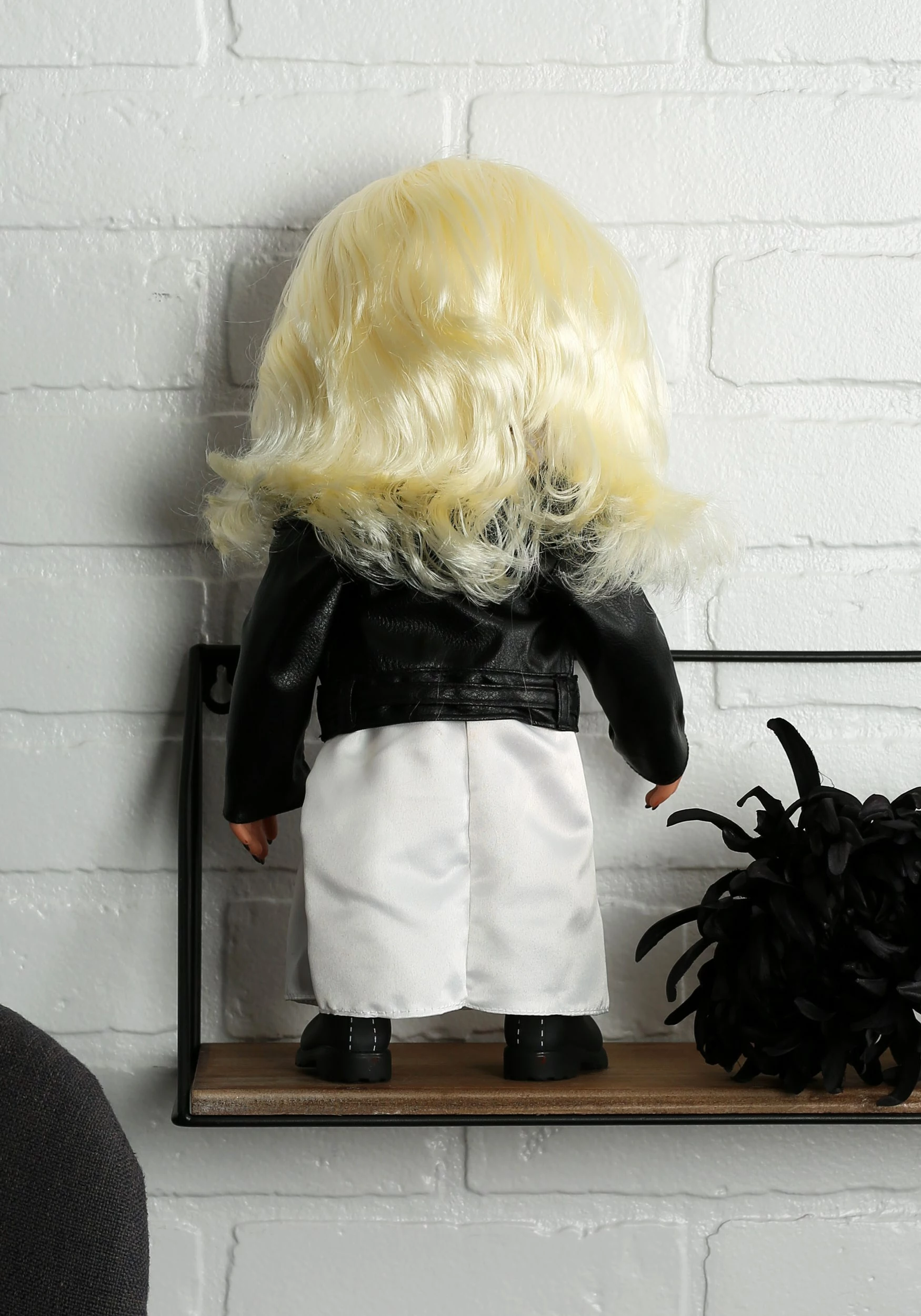 Mezco Toyz Bride Of Chucky Tiffany 15" Talking Doll 4 Mezco Toyz Bride Of Chucky Tiffany 15" Talking Doll - Image 2