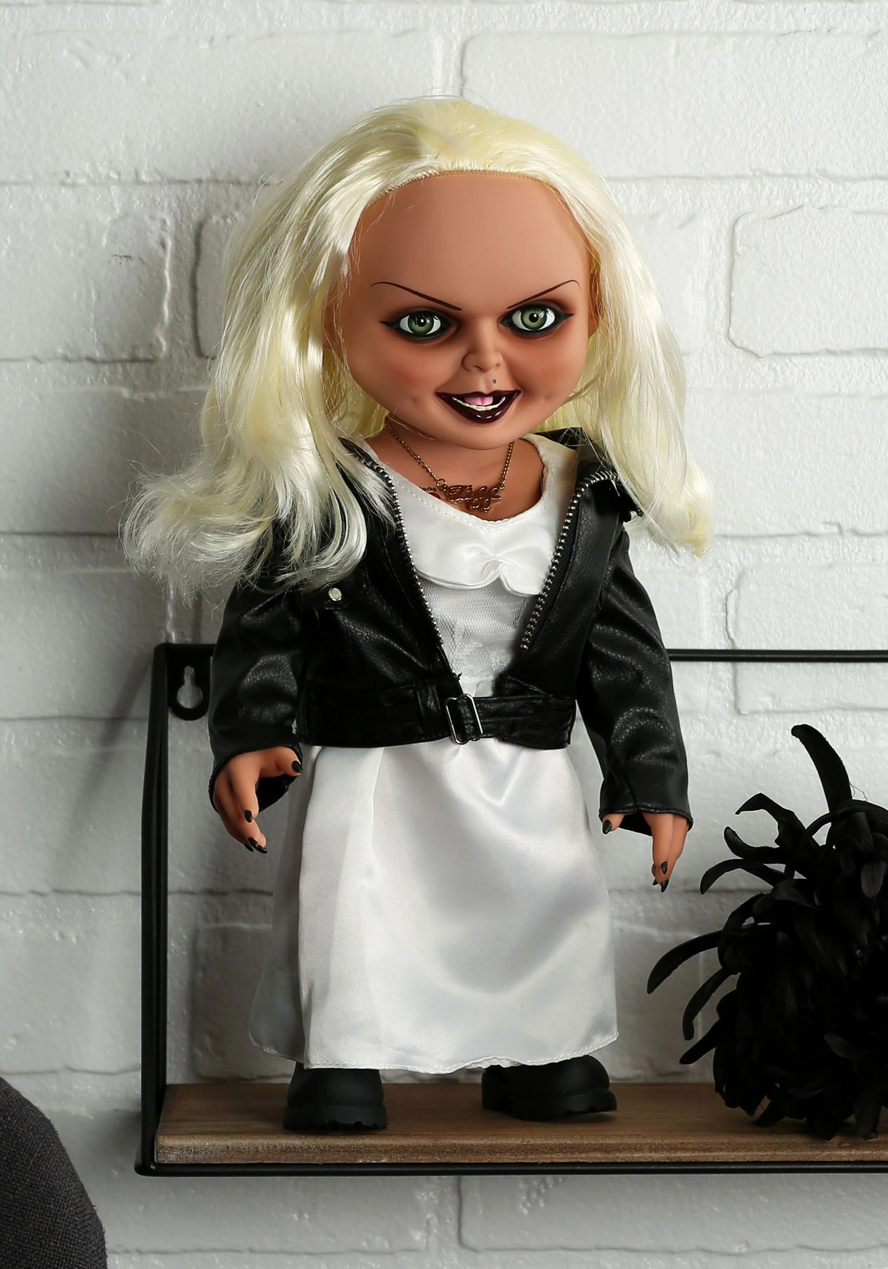 Mezco Toyz Bride Of Chucky Tiffany 15" Talking Doll 3 Mezco Toyz Bride Of Chucky Tiffany 15" Talking Doll