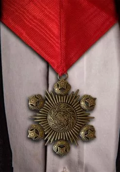 TRICK OR TREAT STUDIOS Universal Monsters Dracula Medallion Costume Accessory 5 TRICK OR TREAT STUDIOS Universal Monsters Dracula Medallion Costume Accessory -Disguise Store universal monsters dracula medallion accessory alt 1